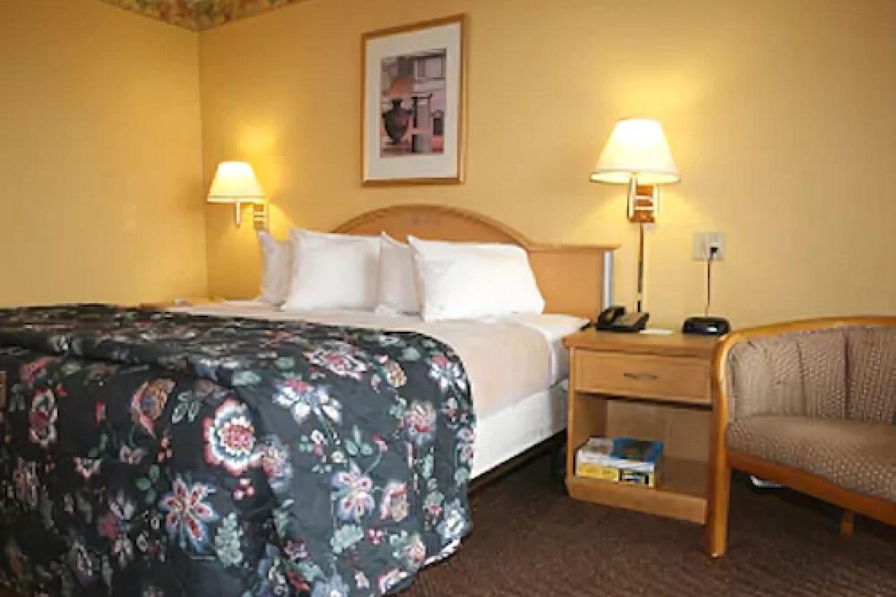 Knights Inn Six Flags Lodge West Εξωτερικό φωτογραφία